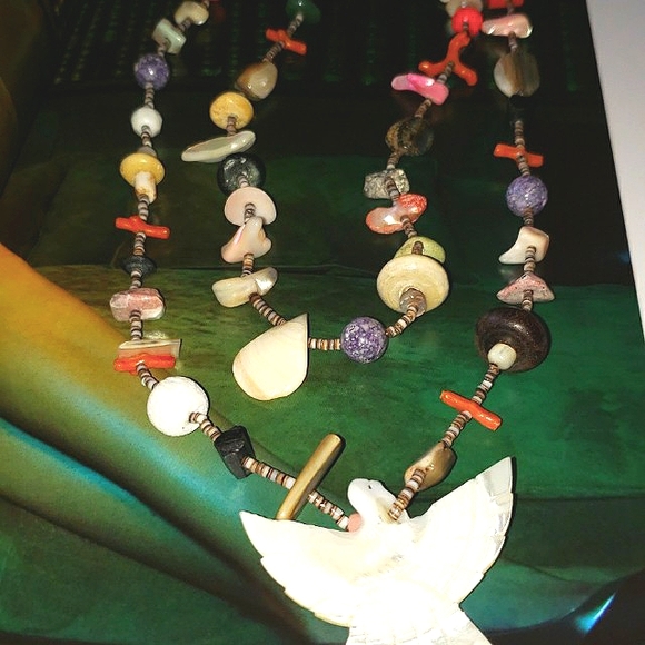 SALE!! Vintage Navajo Heishi Shell Necklace w/ Worn Shells and Stones. - Picture 7 of 12